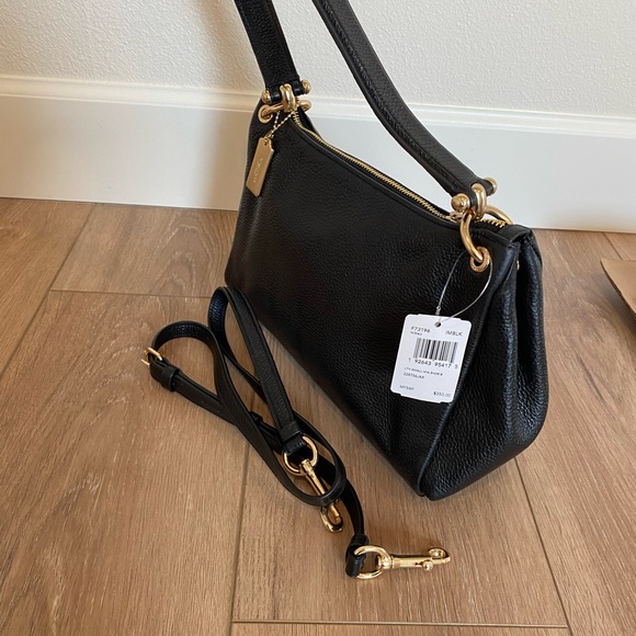 SMALL MIA SHOULDER BAG (COACH F73196)
BLACK/GOLD
COACH STYLE # F73196 - Picture 2 of 12